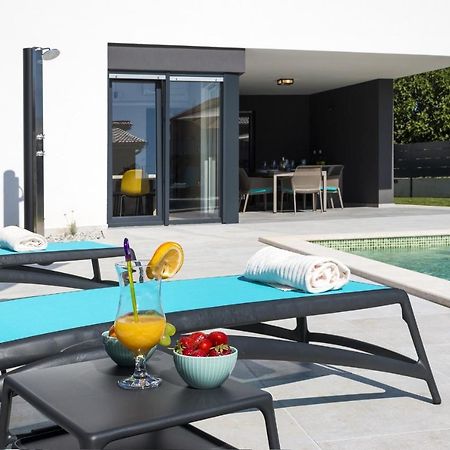 Modern 3-Bedroom Villa With A Private Pool Pula Ngoại thất bức ảnh